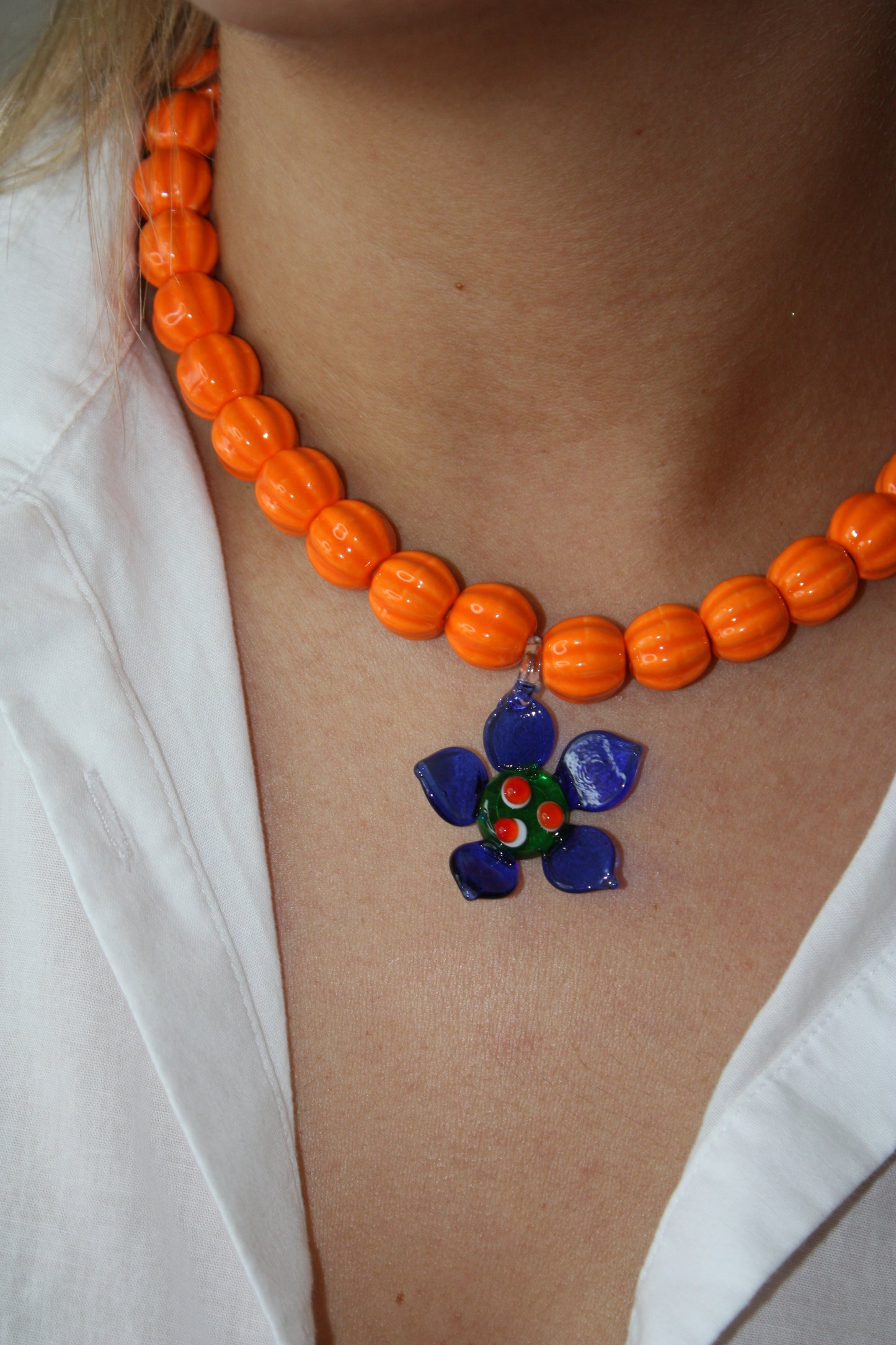 COLLAR FLOR AZUL